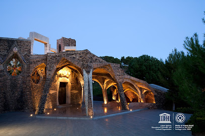Imagen de Gaudi's Crypt -