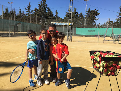 Imagen de ESCUELA NS TENIS SEVILLA -