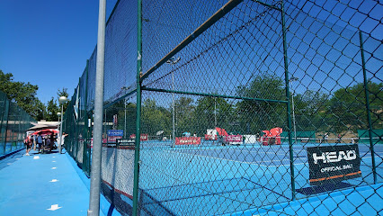 Centro Deportivo Municipal Tenis Casa de Campo - Centro de deportes de aventura