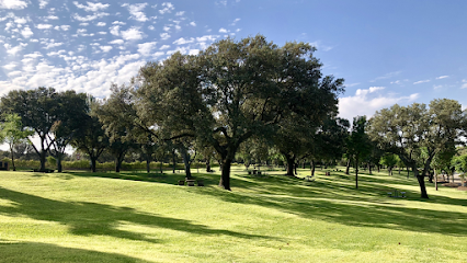 Club El Tejar de Somontes - Campo de golf cubierto