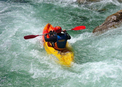 AIGUAROCA Rafting Company - Centro de deportes de aventura